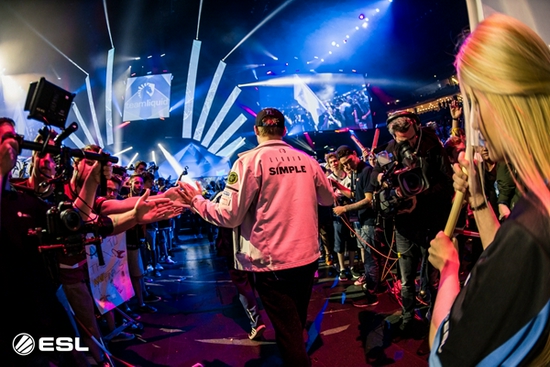 永劫无间手游胡桃新装上线 元宵节甜美主题尽显